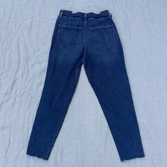 Hollister Ultra High Rise Mom Jeans Size 27 - Picture 4 of 8